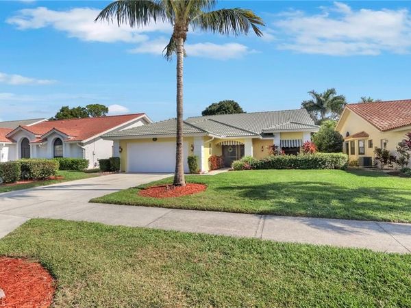 478 Countryside DR, NAPLES, FL 34104