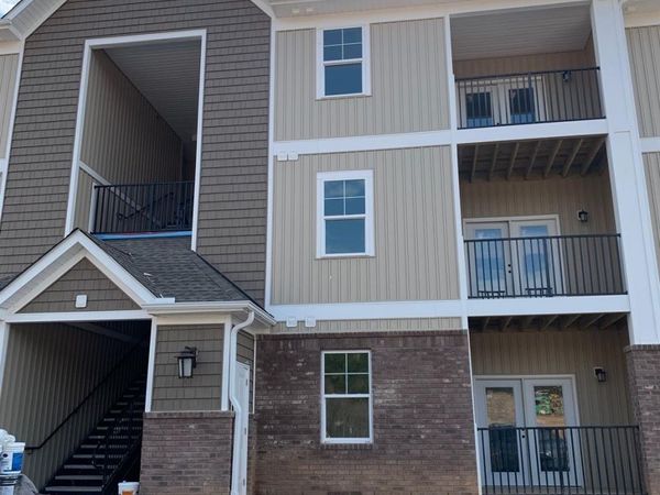 50 Riverside Drive, Hickory, NC 28601