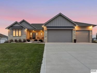 21714 K Street, Elkhorn, NE 68022