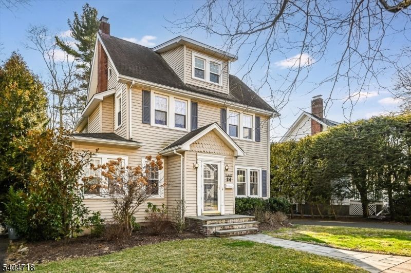 24 Jerome Ave, Glen Rock, NJ 07452 Main Photo