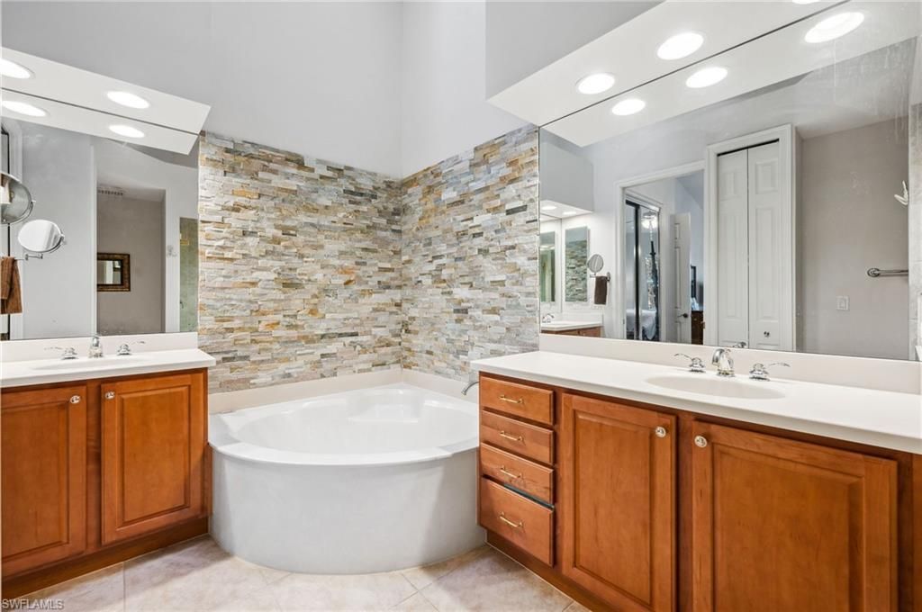 7859 Hawthorne Ter, Unit 1504, Naples, FL 34113 Photo