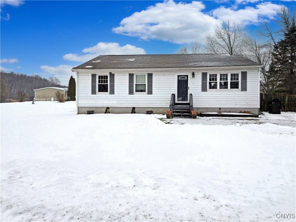 9246 Oakland Road, Weedsport, NY 13166 Main Photo