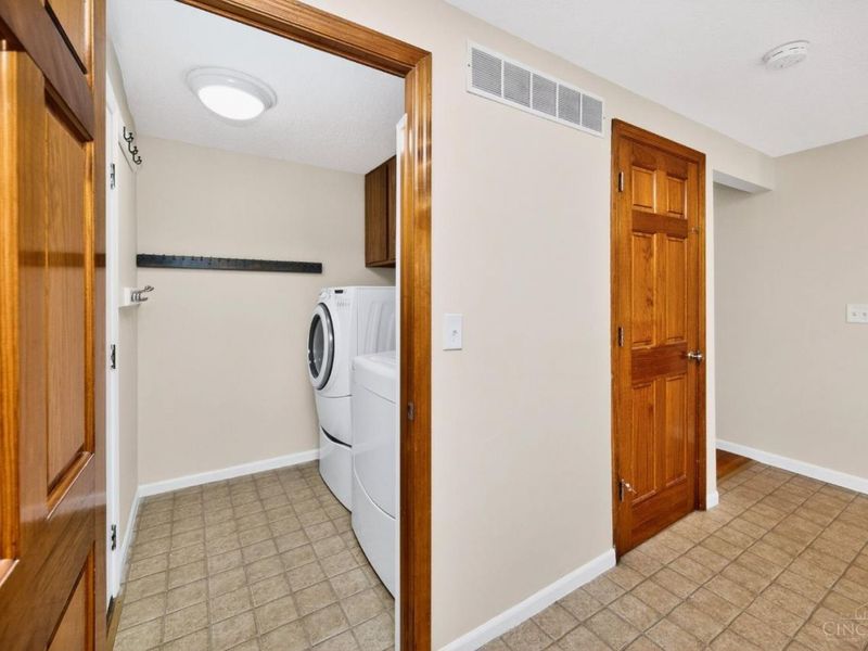 7676 Devonwood Drive, West Chester, OH 45069 Photo 19