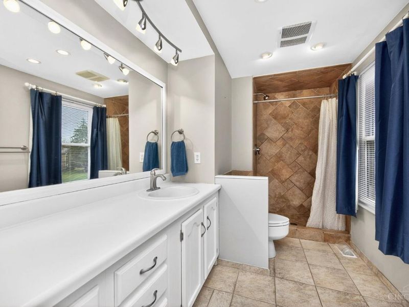 7676 Devonwood Drive, West Chester, OH 45069 Photo 38