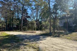 352 Lakeshore Dr. photo 4