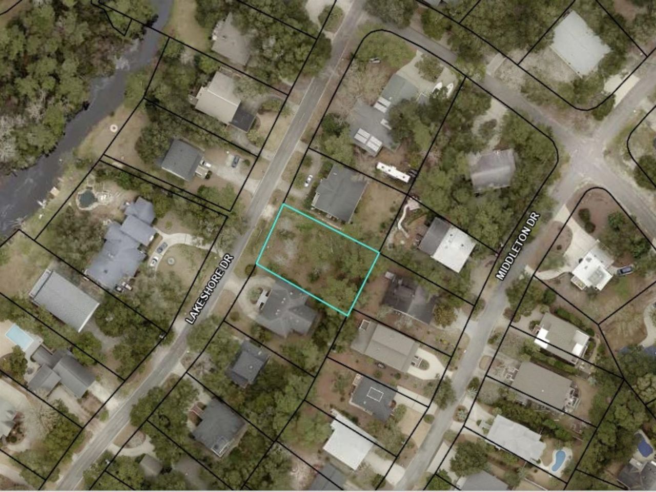 352 Lakeshore Dr. Photo 4