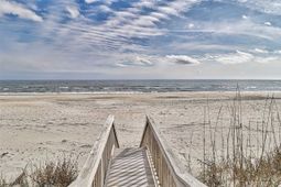 352 Lakeshore Dr. photo 4