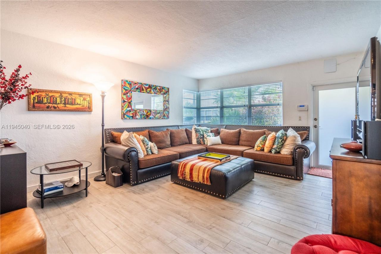 350 S Shore Dr, Unit 4, Miami Beach, FL 33141 Photo