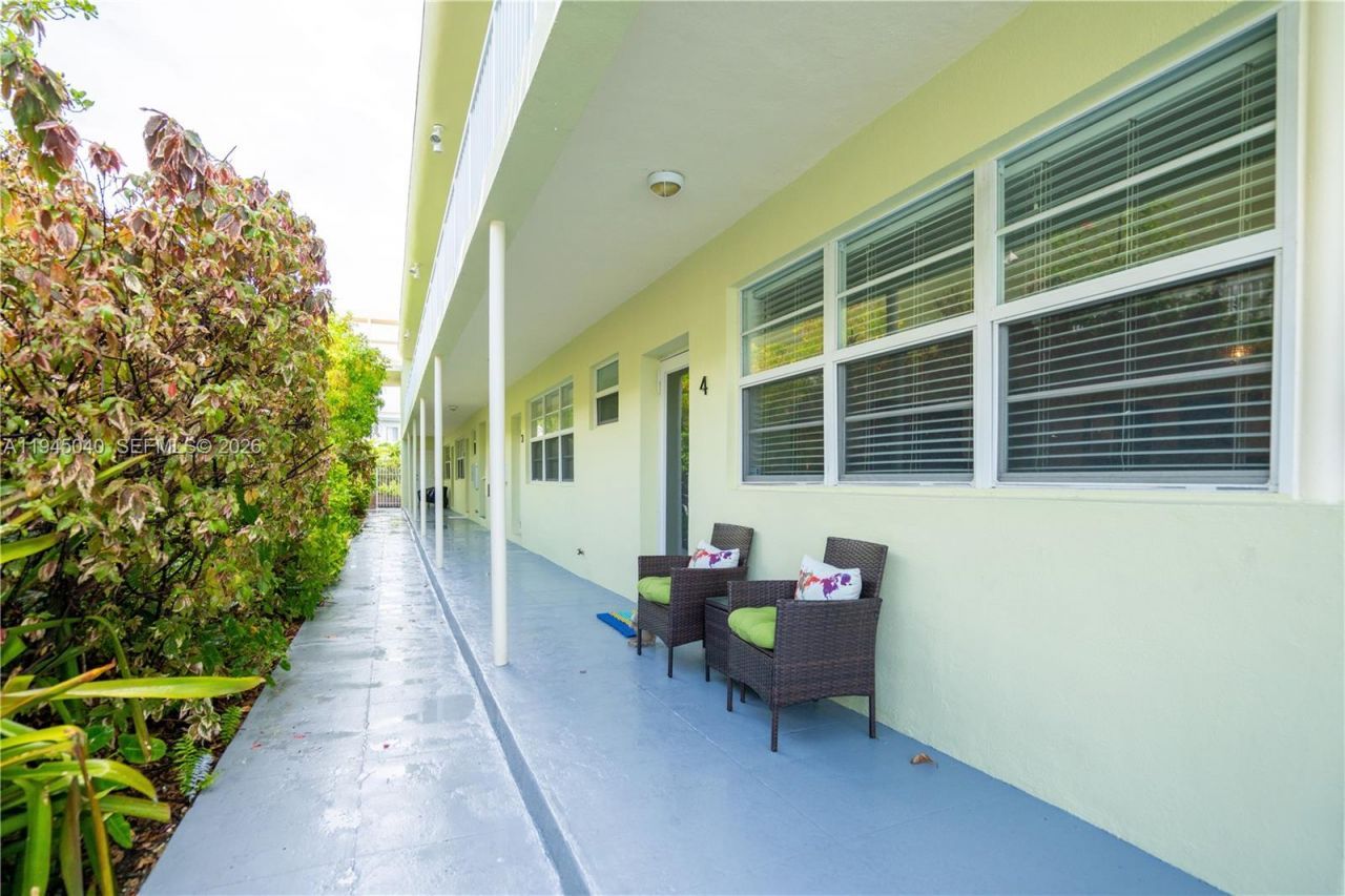 350 S Shore Dr, Unit 4, Miami Beach, FL 33141 Photo