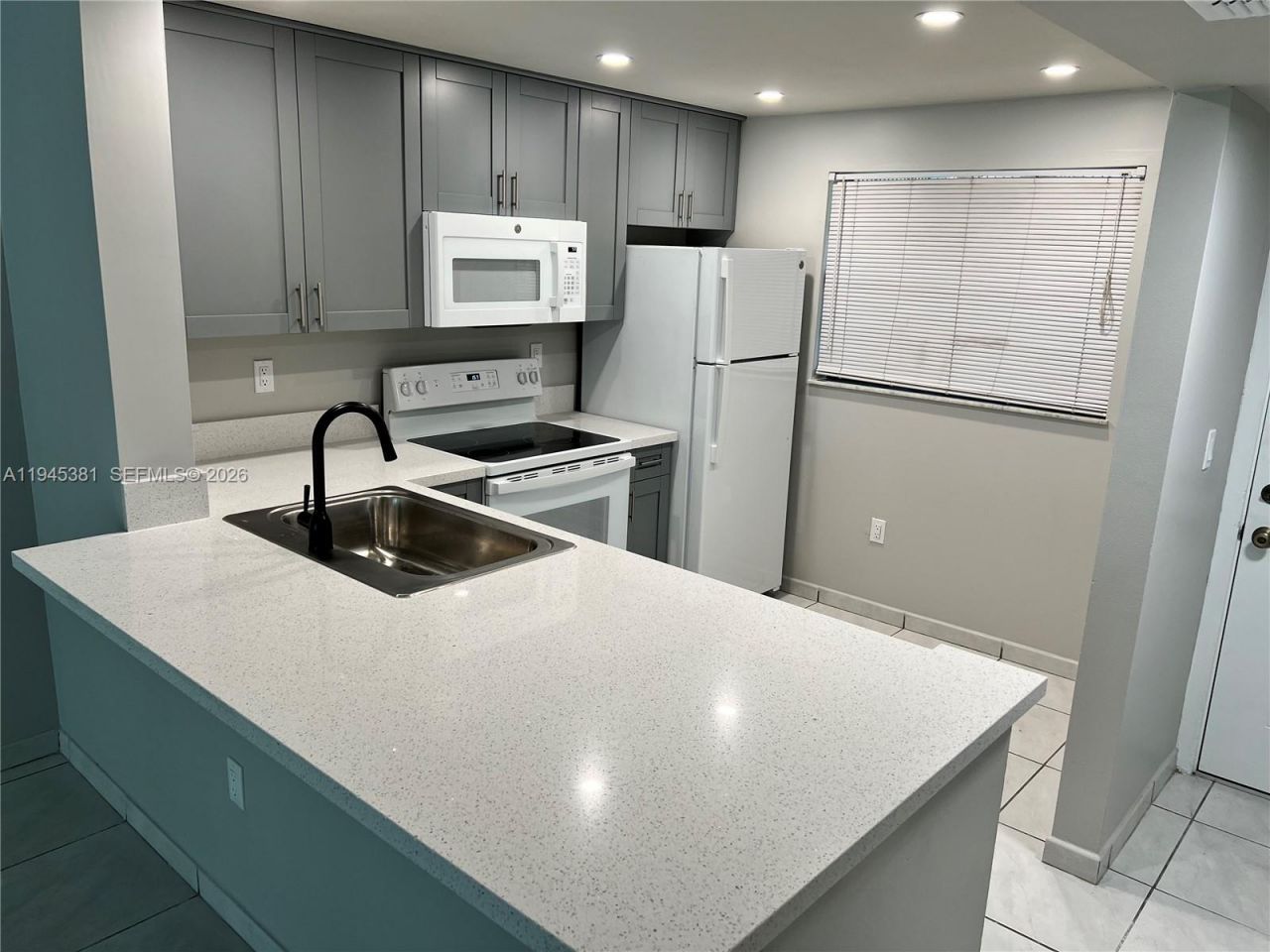 10865 SW 112th Ave, Unit 211, Miami, FL 33176 Photo