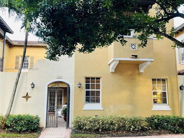 535 SW 146th Ter, Unit 3-8, Pembroke Pines, FL 33027