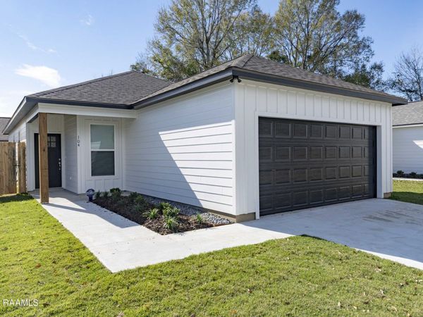 104 Jantz Drive , Lafayette, LA 70506