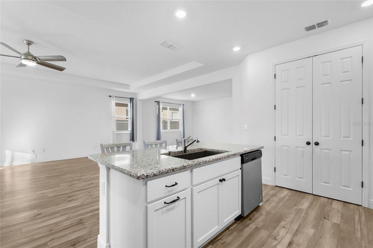 7322 34th Court E, Sarasota, FL 34243 Photo