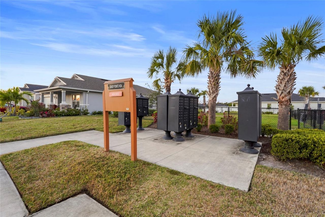 7322 34th Court E, Sarasota, FL 34243 Photo