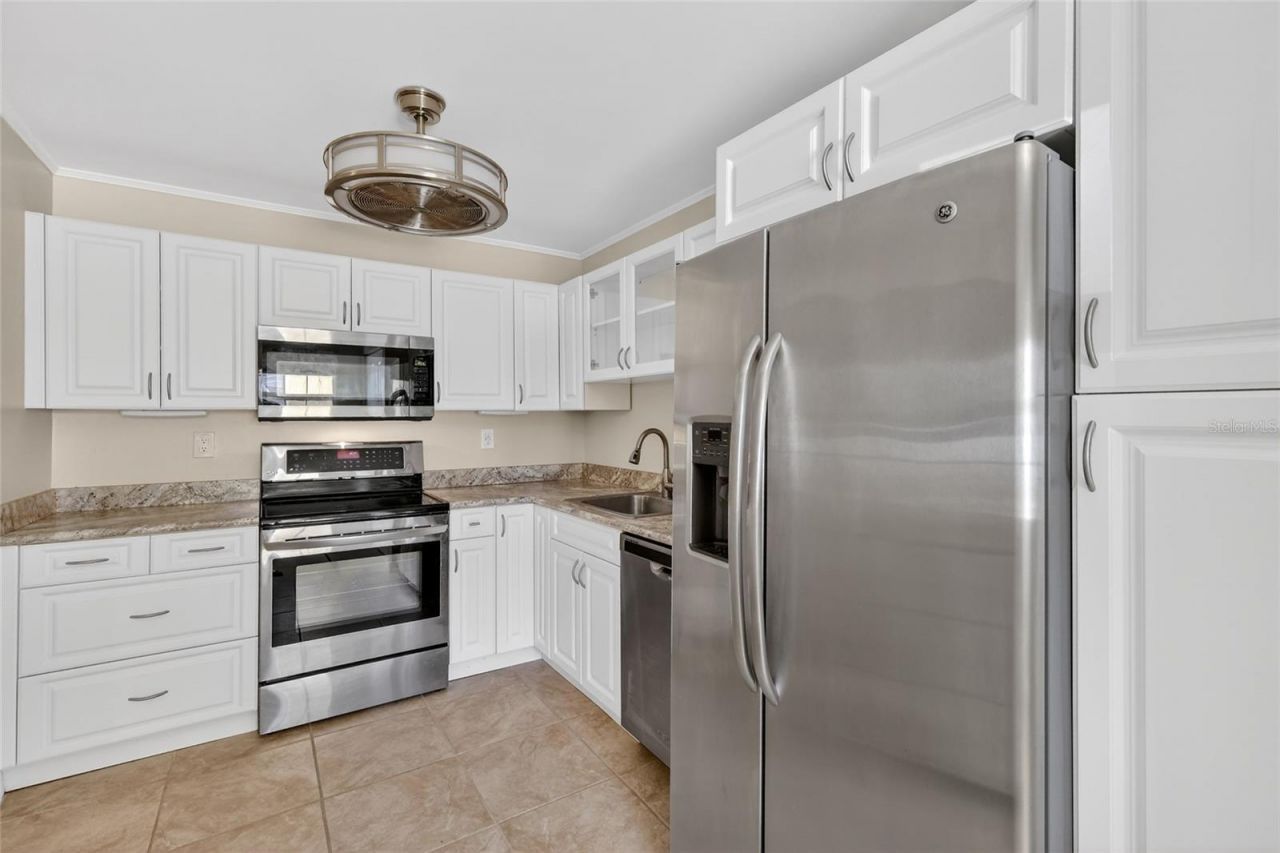 7880 Palm Aire Lane, Unit 105, Sarasota, FL 34243 Photo