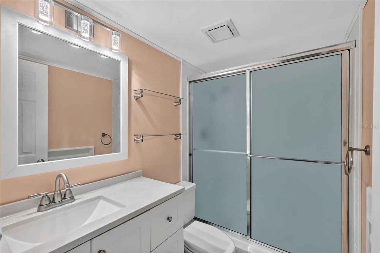 7880 Palm Aire Lane, Unit 105, Sarasota, FL 34243 Photo