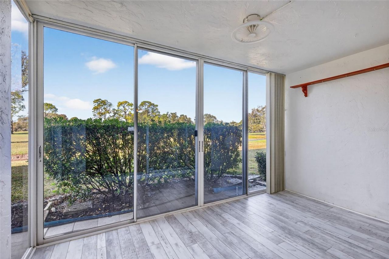 7880 Palm Aire Lane, Unit 105, Sarasota, FL 34243 Photo