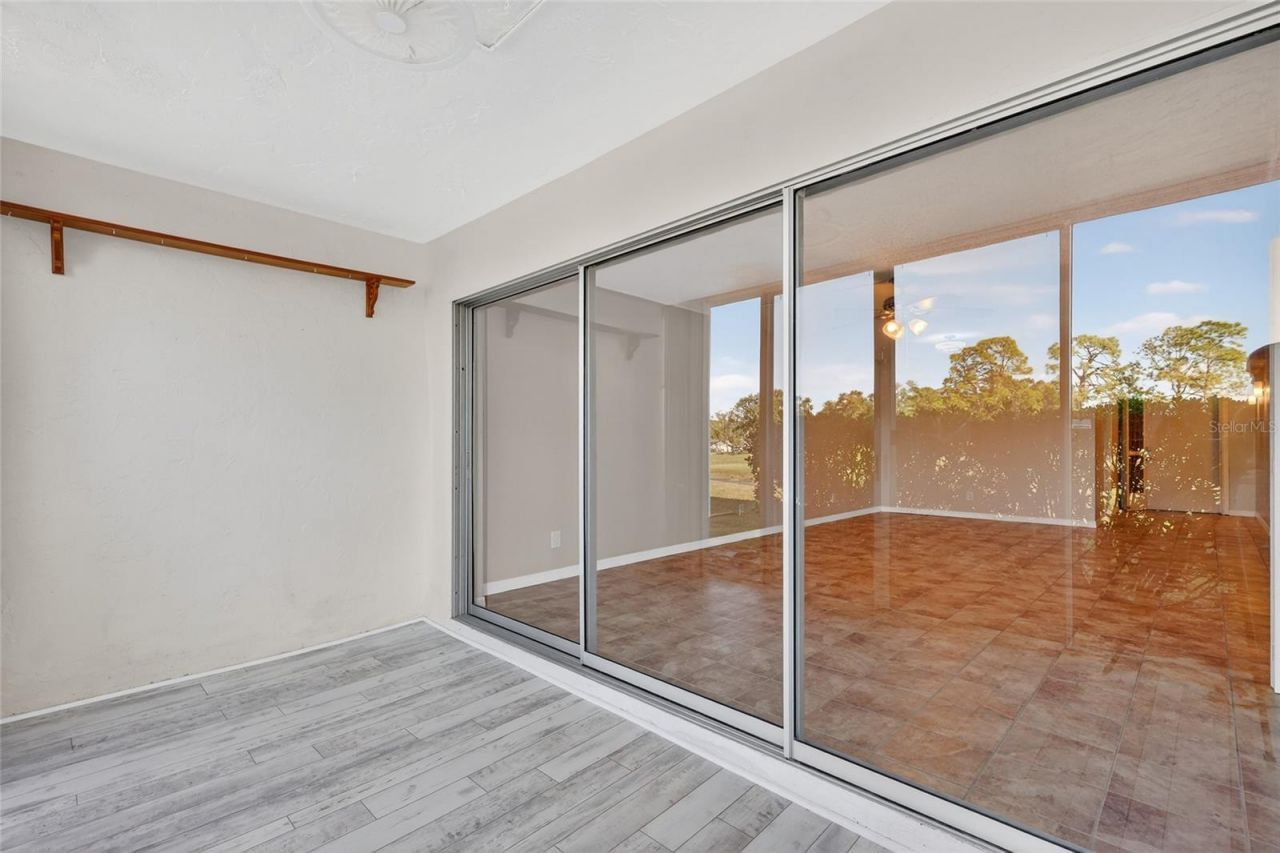 7880 Palm Aire Lane, Unit 105, Sarasota, FL 34243 Photo