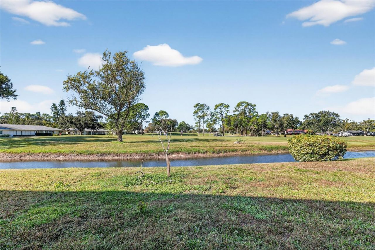 7880 Palm Aire Lane, Unit 105, Sarasota, FL 34243 Photo