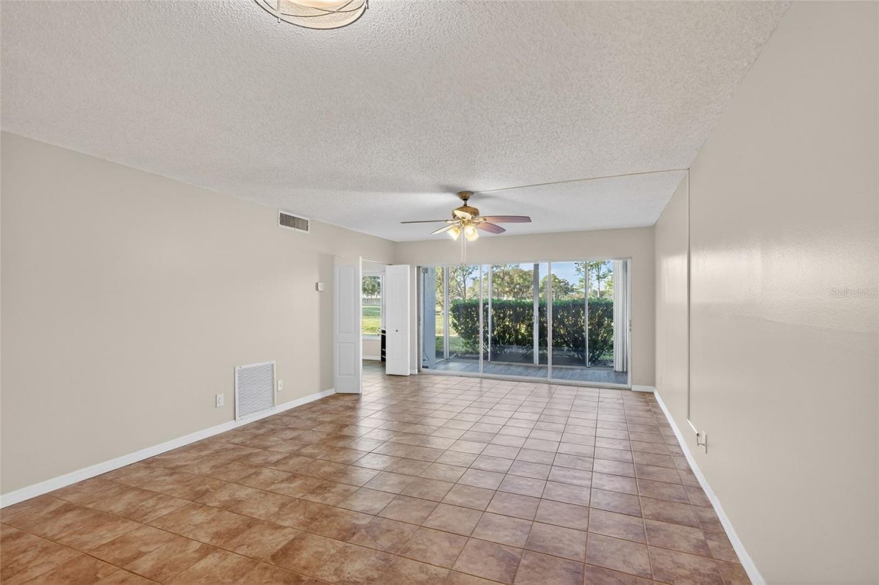 7880 Palm Aire Lane, Unit 105, Sarasota, FL 34243 Photo