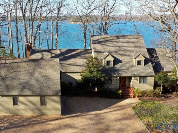 877 Twiggs Ferry Road, Hartfield, VA 23071