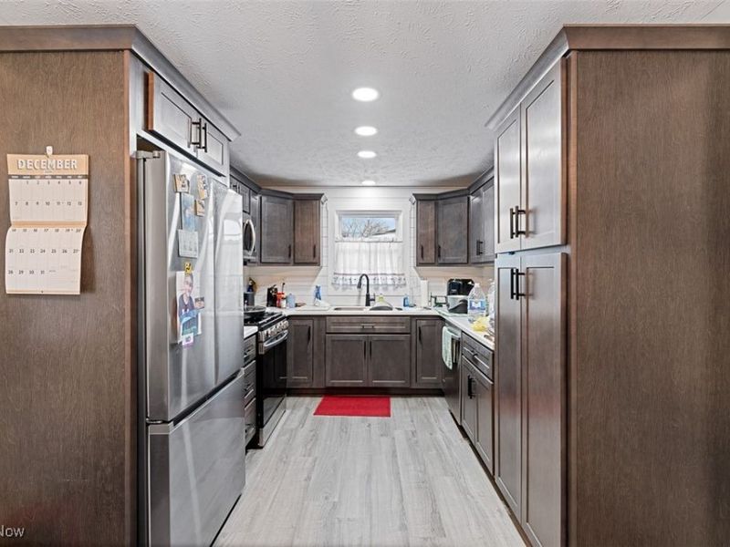 132 Villard Street, Apple Creek, OH 44606 Photo 8