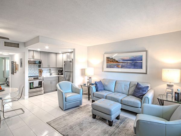 660 Glouchester Street, Unit 106, Boca Raton, FL 33487