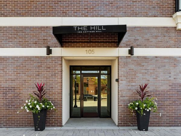105 S Cottage Hill Avenue, Unit 304, Elmhurst, IL 60126