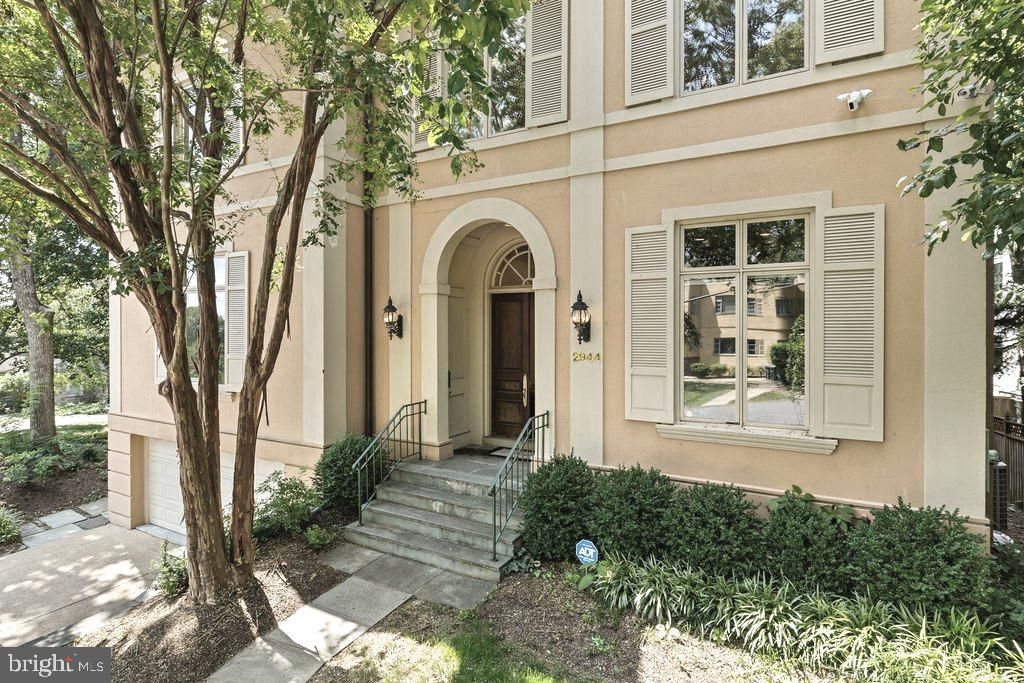 2944 University Terrace Nw, Washington, DC 20016 Main Photo