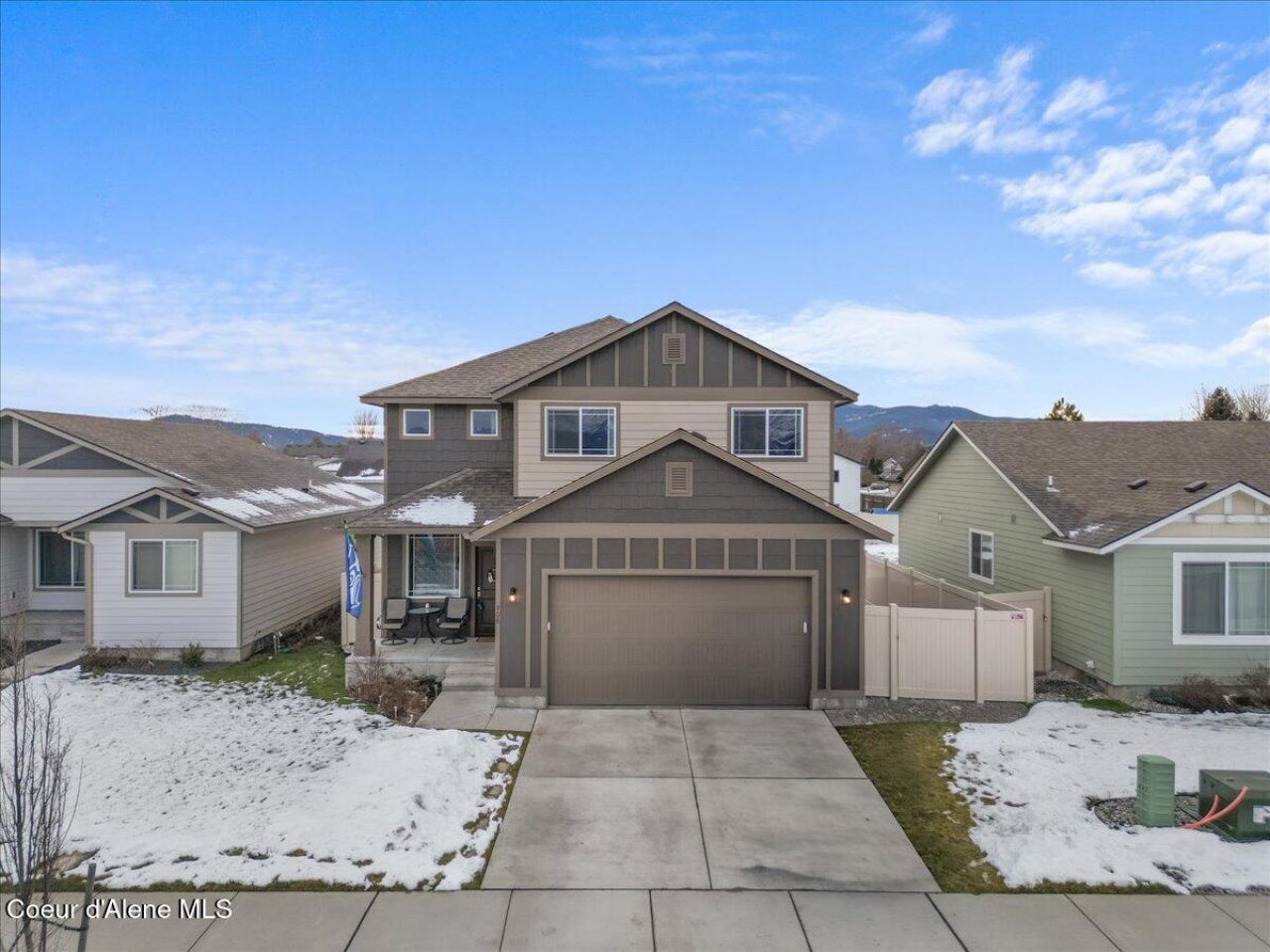 908 E Allenby Ct, Post Falls, ID 83854 Main Photo