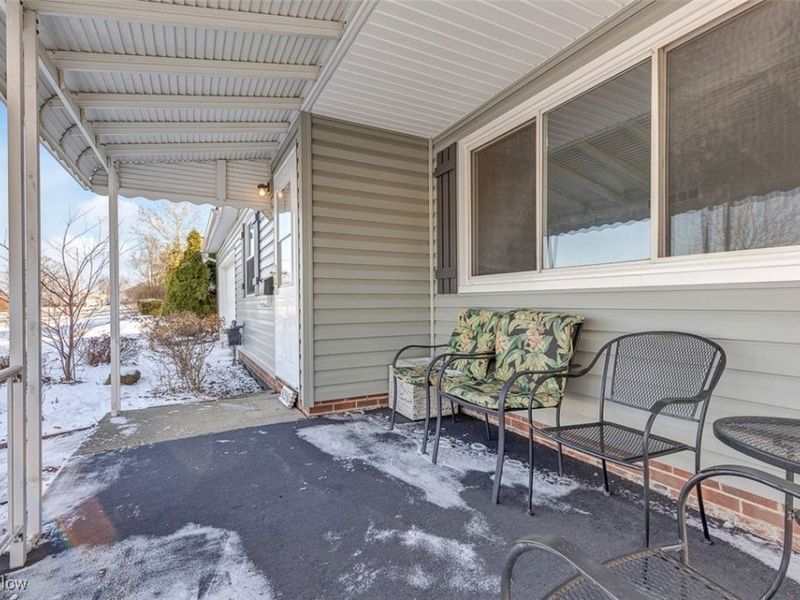 30350 Twin Lakes Drive, Wickliffe, OH 44092 Photo 2