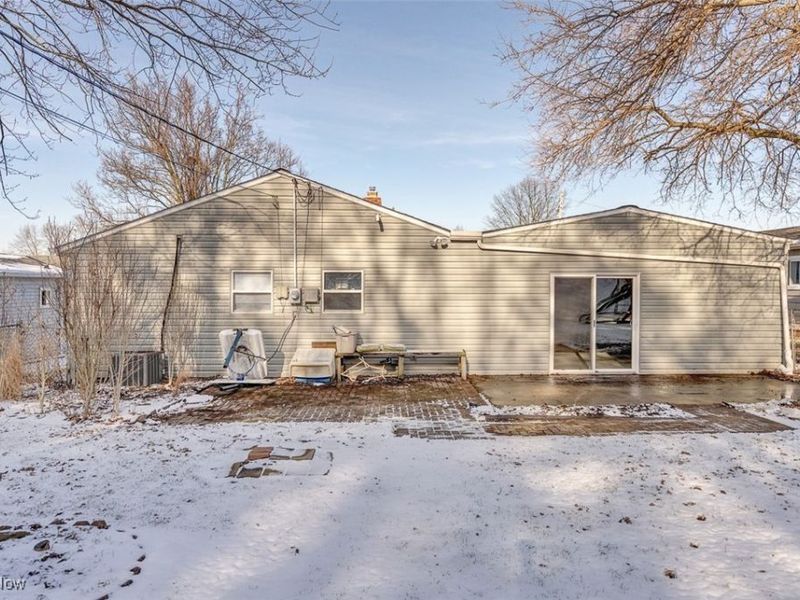 30350 Twin Lakes Drive, Wickliffe, OH 44092 Photo 3