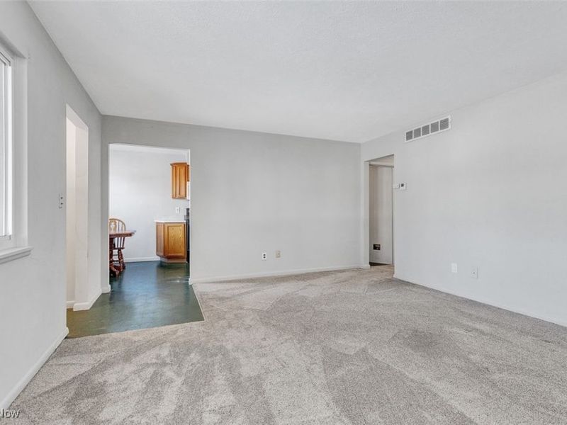 30350 Twin Lakes Drive, Wickliffe, OH 44092 Photo 7