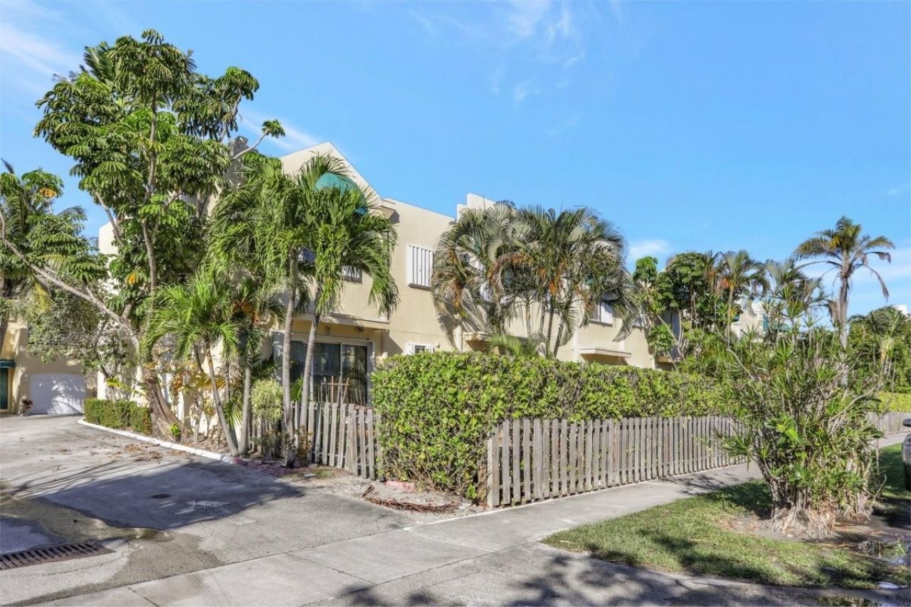 3213 NE 16th Street, Unit 112, Pompano Beach, FL 33062 Photo
