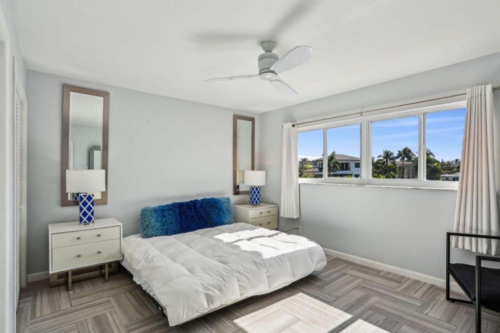 698 NE Spanish River Boulevard, Unit 24, Boca Raton, FL 33431 Photo