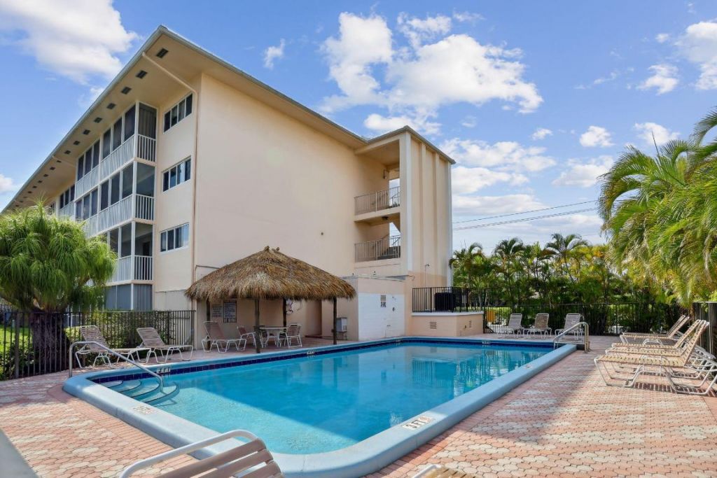 698 NE Spanish River Boulevard, Unit 24, Boca Raton, FL 33431 Photo