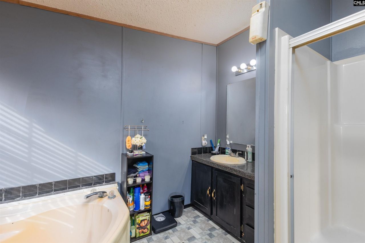 1973 Glenn Road Photo 12