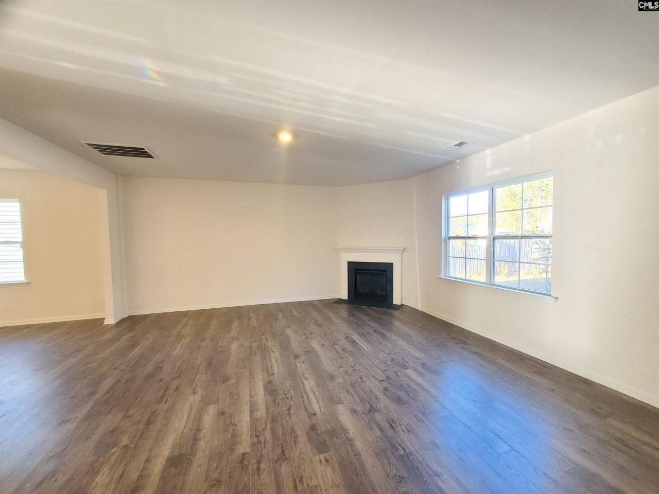 166 Belgrave Drive Photo 7