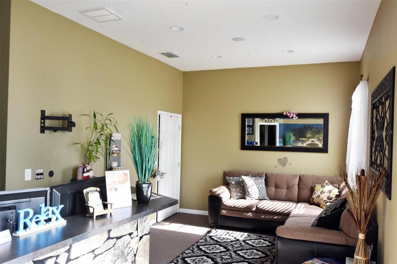 17749 Hunting Bow Circle, Lutz, FL 33558 Photo