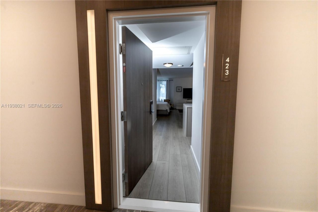 2301 Collins Ave, Unit 423, Miami Beach, FL 33139 Photo