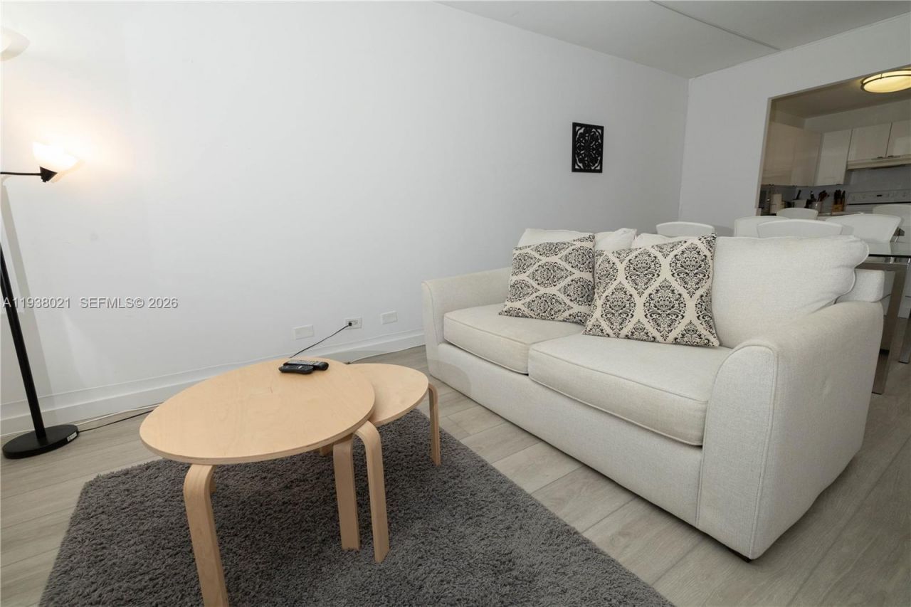 2301 Collins Ave, Unit 423, Miami Beach, FL 33139 Photo