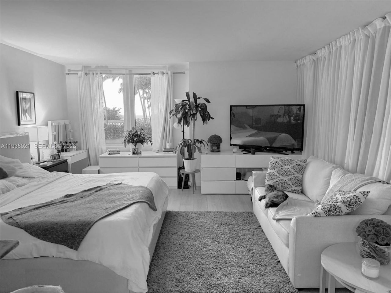 2301 Collins Ave, Unit 423, Miami Beach, FL 33139 Photo