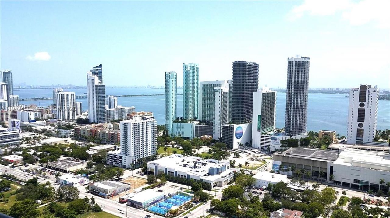 1600 NE 1st Ave , Unit 3703, Miami, FL 33132 Photo