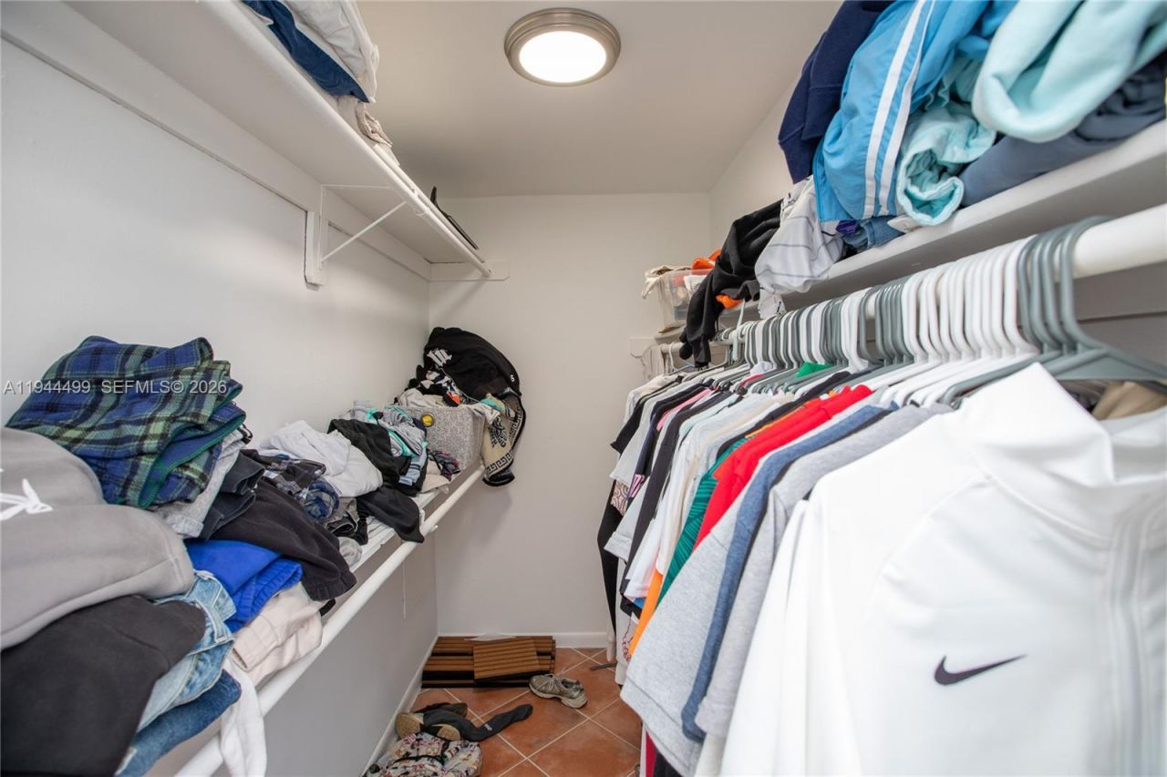 1801 S Treasure Dr , Unit 321, North Bay Village, FL 33141 Photo