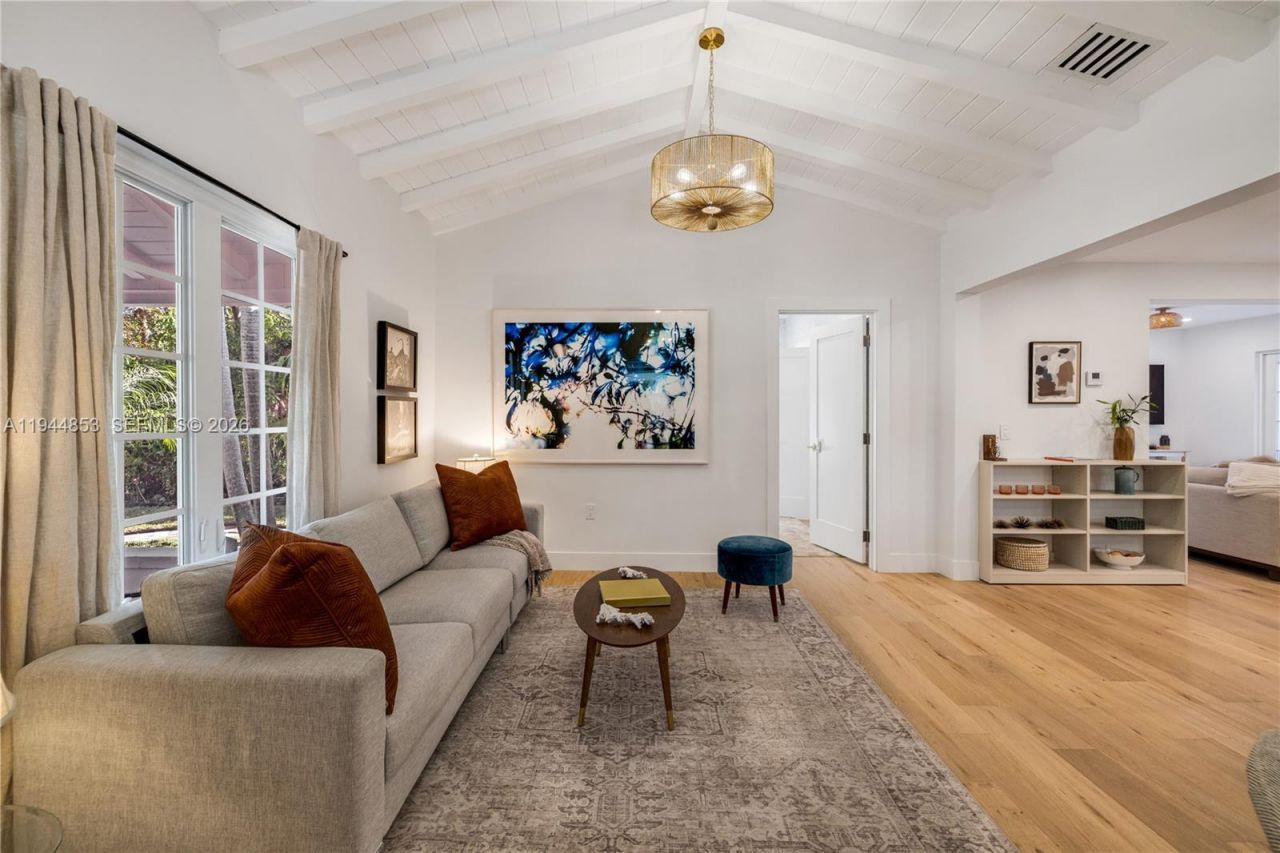 624 NE 71st St, Miami, FL 33138 Photo