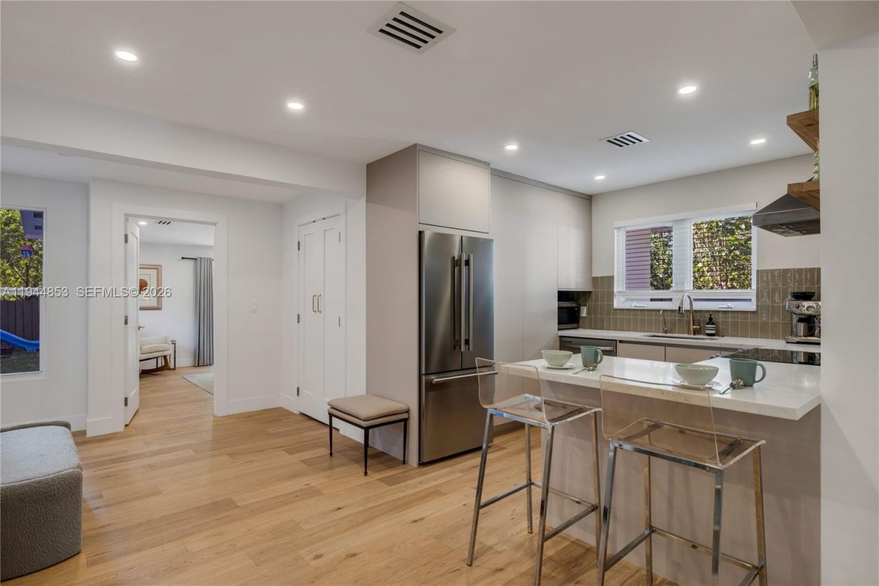 624 NE 71st St, Miami, FL 33138 Photo