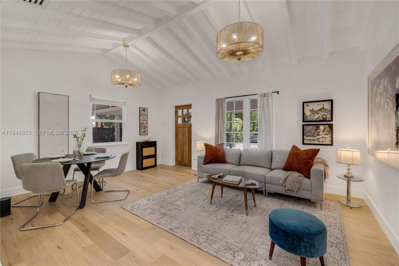 624 NE 71st St, Miami, FL 33138 Photo