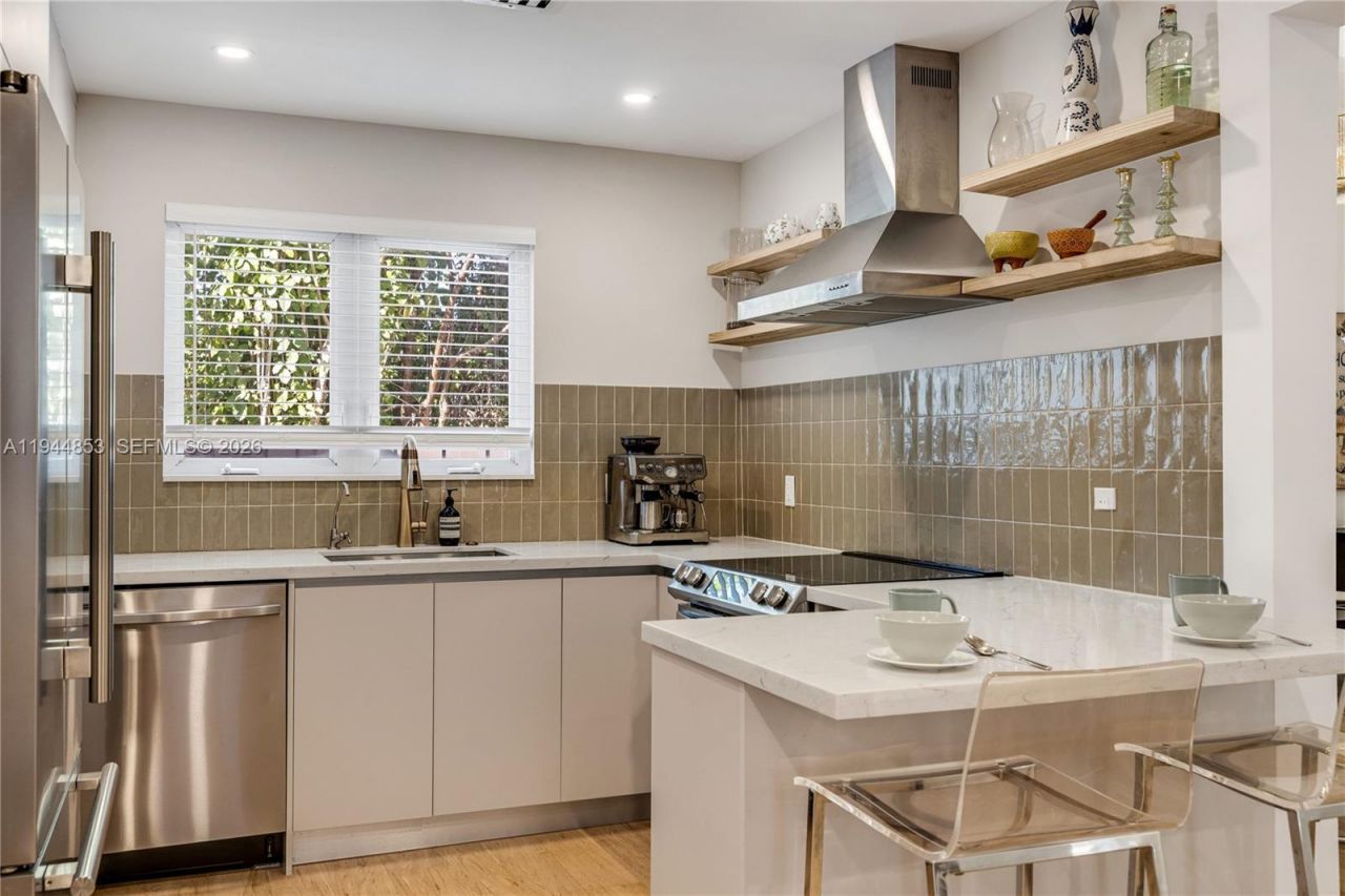 624 NE 71st St, Miami, FL 33138 Photo