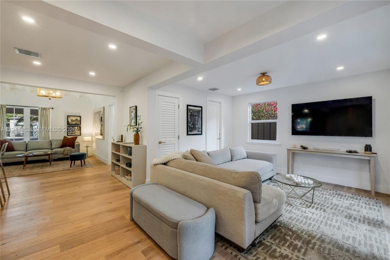 624 NE 71st St, Miami, FL 33138 Photo