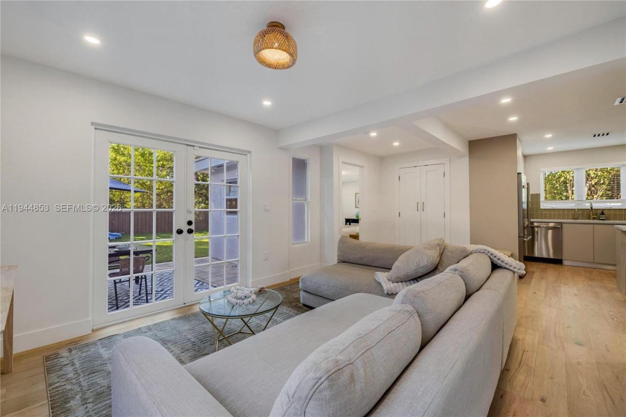 624 NE 71st St, Miami, FL 33138 Photo